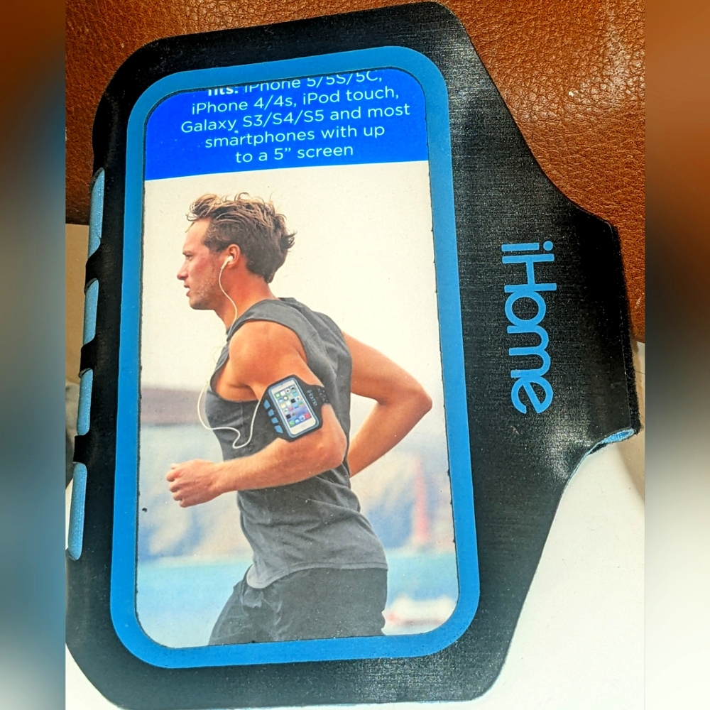 IHOME armband